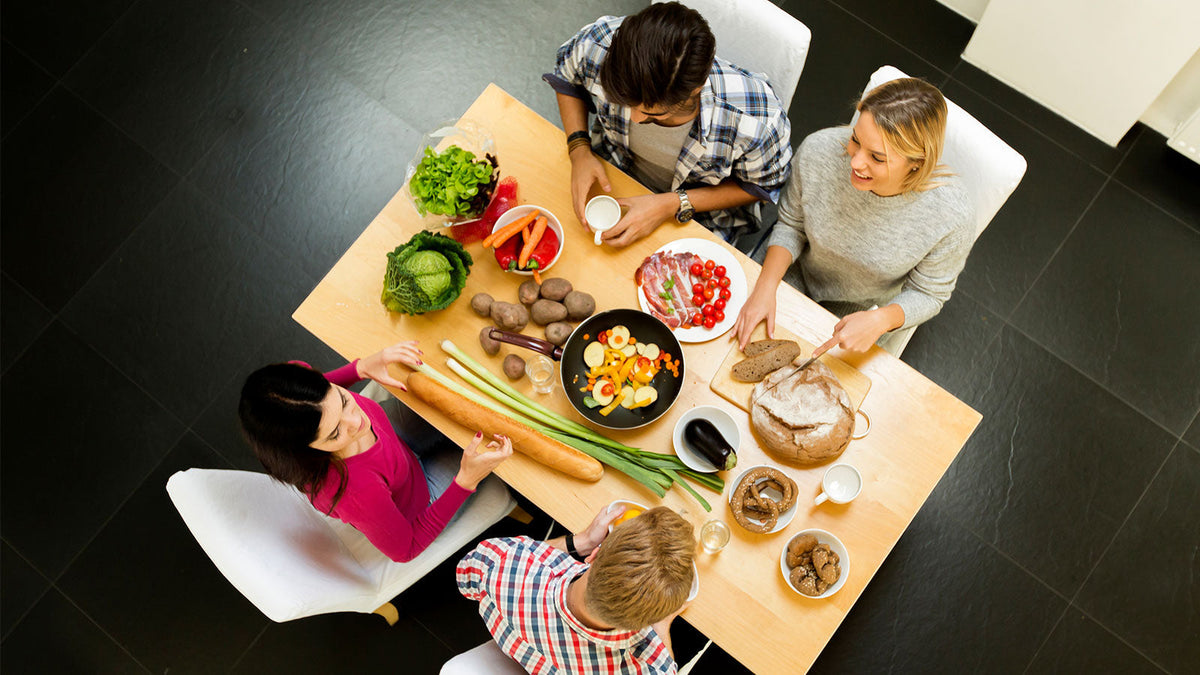 「4人用」の本当の意味とは?普段使う幅を実測 | CALC DINING